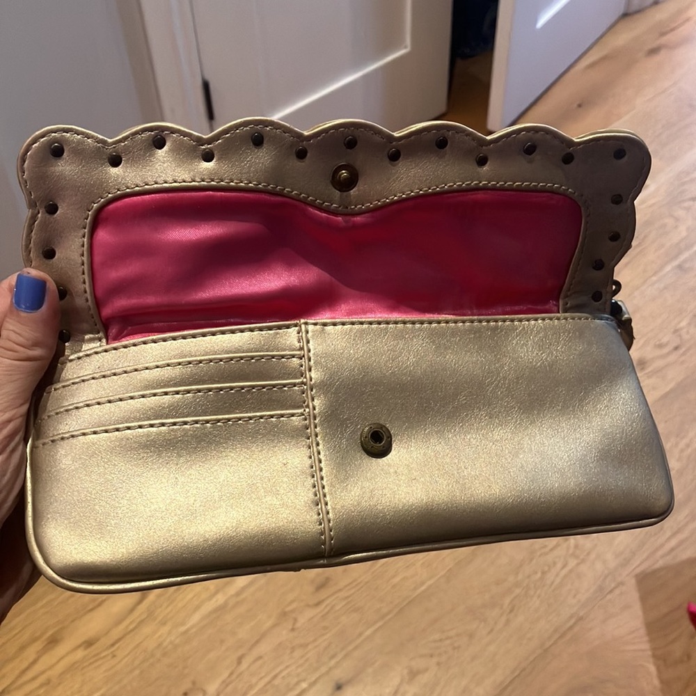 Gorgeous boho Nine West bag. Gold embellished clutch bag. Cutest details!!!